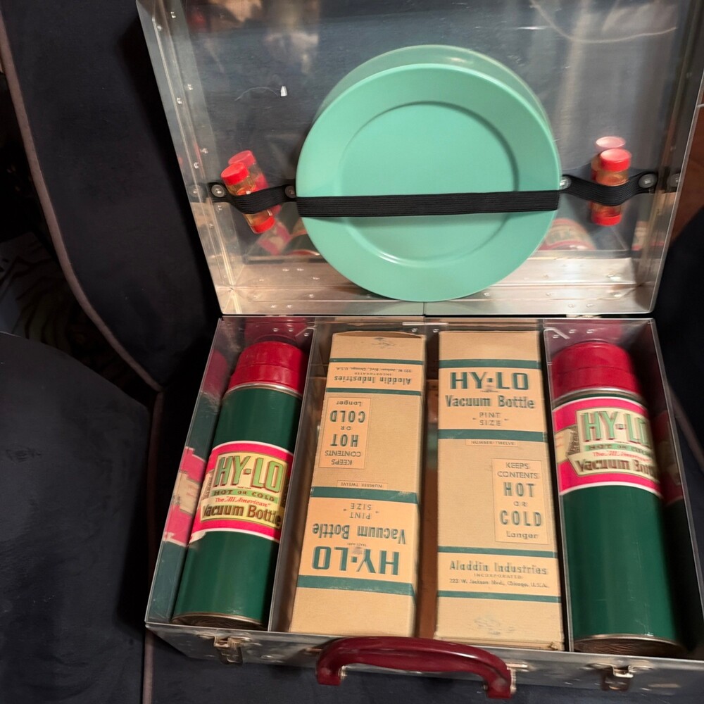 Vintage Thermos Grey Metal Picnic Basket W/ Plates, Cups, and Thermos'Vintage Th